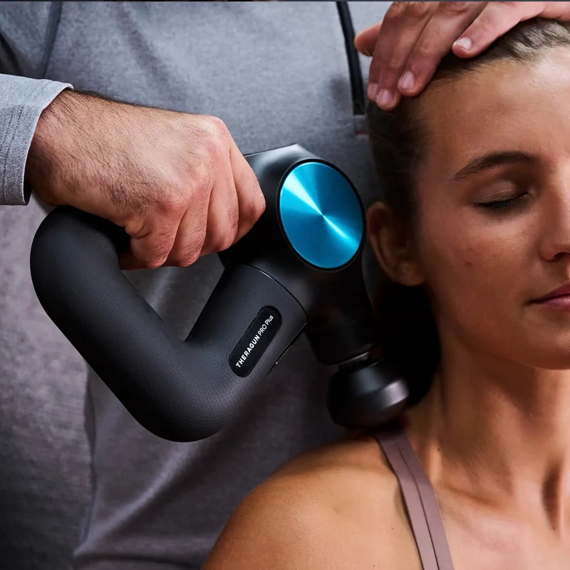 Theragun PRO Plus Massagepistole für Physiotherapie | inkl. 7 Aufsätze + Wärme- & Kältetherapie