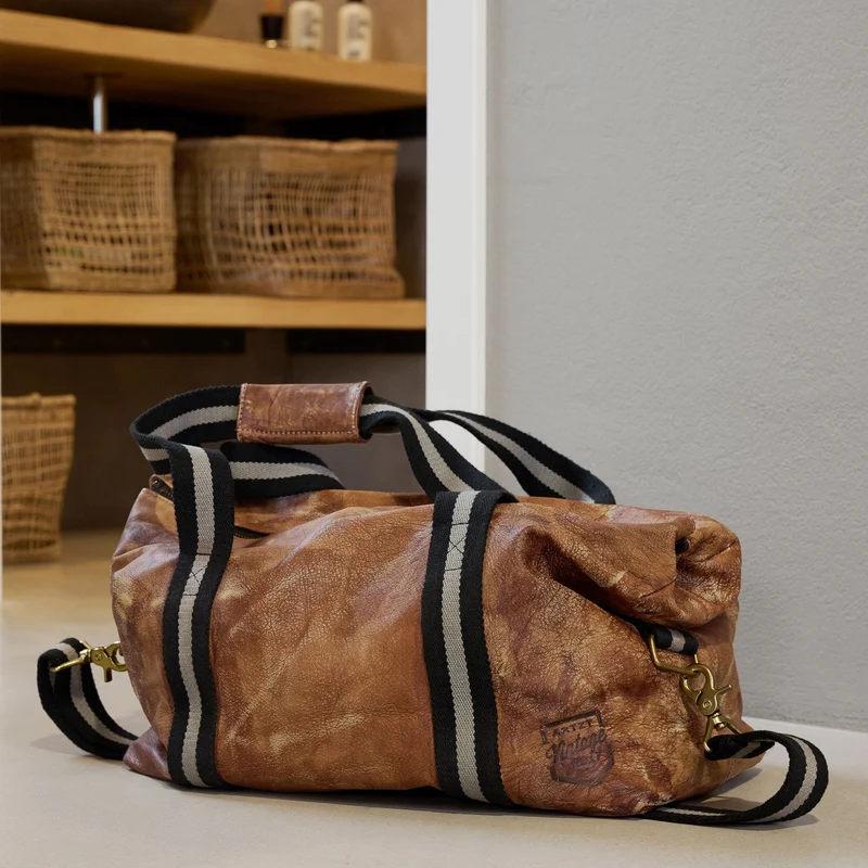 Weekender Tasche aus echtem Rindsleder | inkl. Innentasche + Einschubtasche außen | ca. 42 x 20 x 35 cm