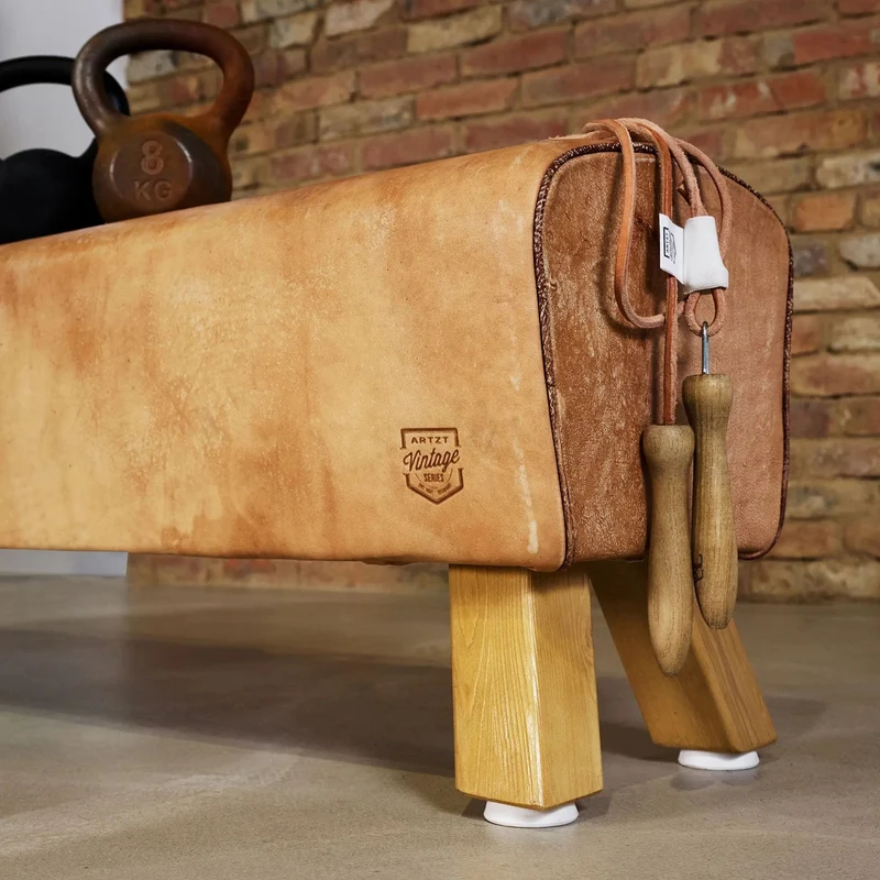 Turnpferd mit Bezug aus echtem Rindsleder | 165 x 35 x 45 cm