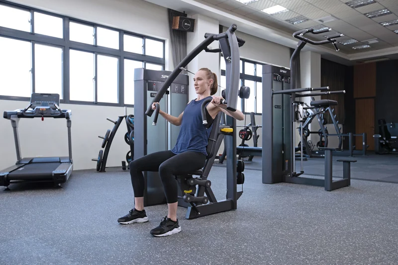 Spirit Fitness Commercial Brustpresse sitzend SP-4301