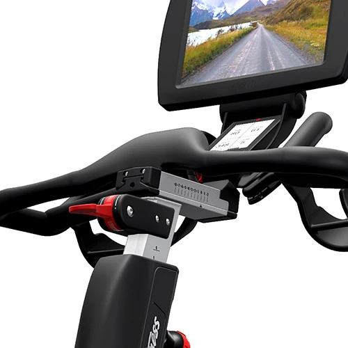 Life Fitness Indoor Cycle IC5 mit MyRide VX Personal Konsole