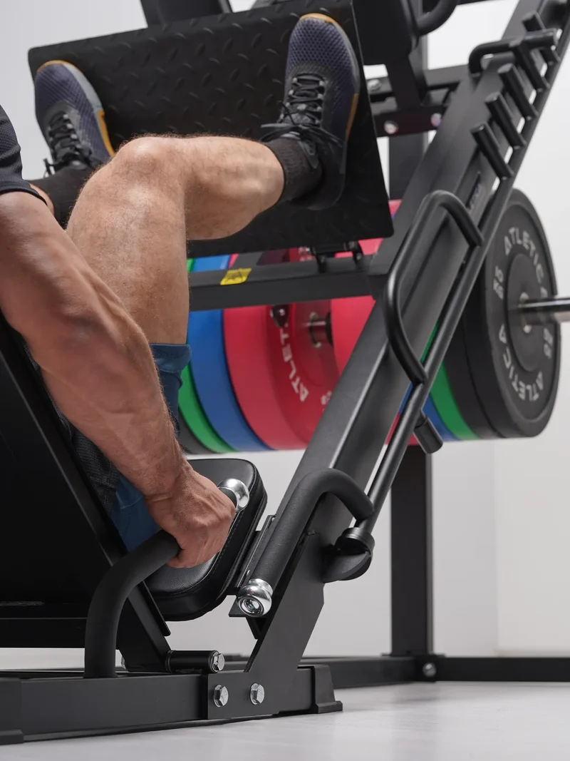 2-in-1 Beinpresse & Hack Squat
