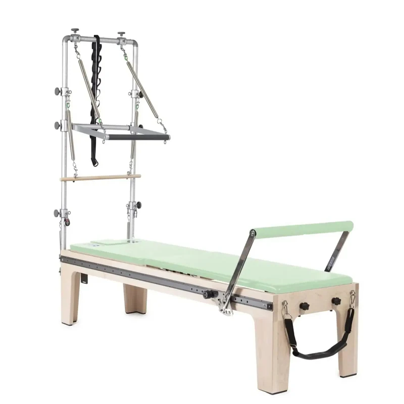 Elina Pilates Master Instructor Physio Reformer mit Tower