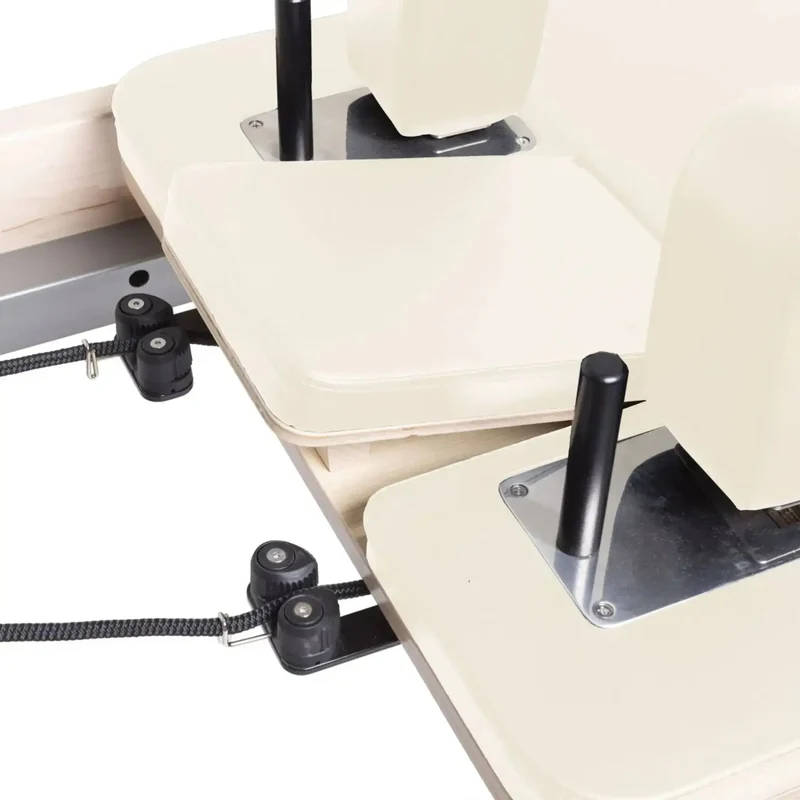 Elina Pilates Master Instructor Physio Reformer mit Tower