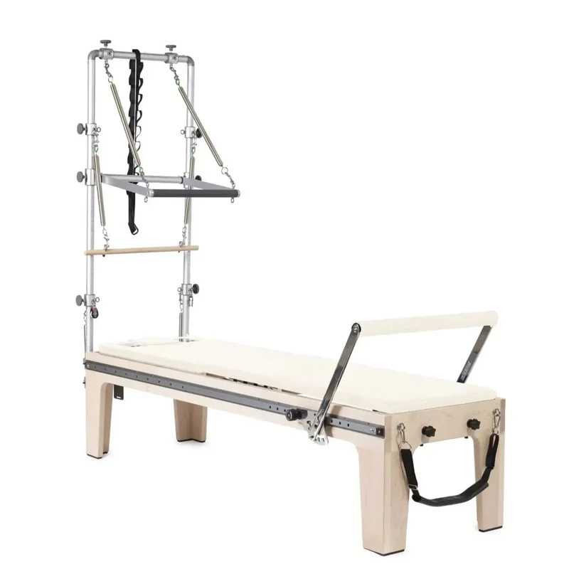 Elina Pilates Master Instructor Physio Reformer mit Tower