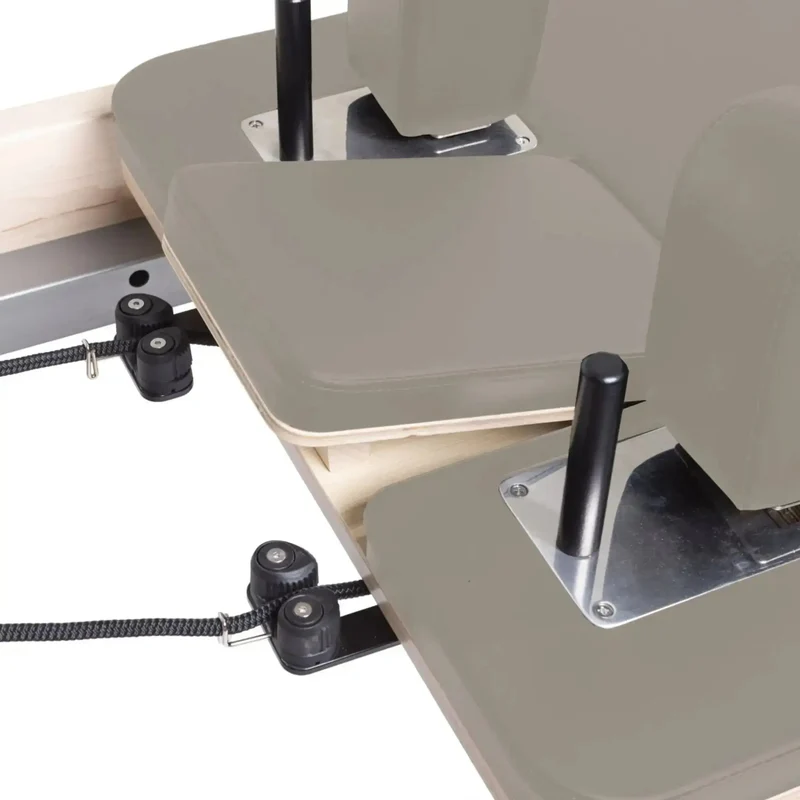 Elina Pilates Master Instructor Physio Reformer mit Tower