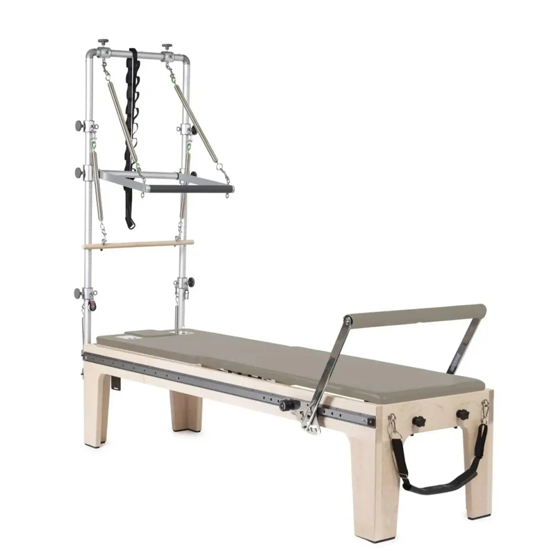 Elina Pilates Master Instructor Physio Reformer mit Tower