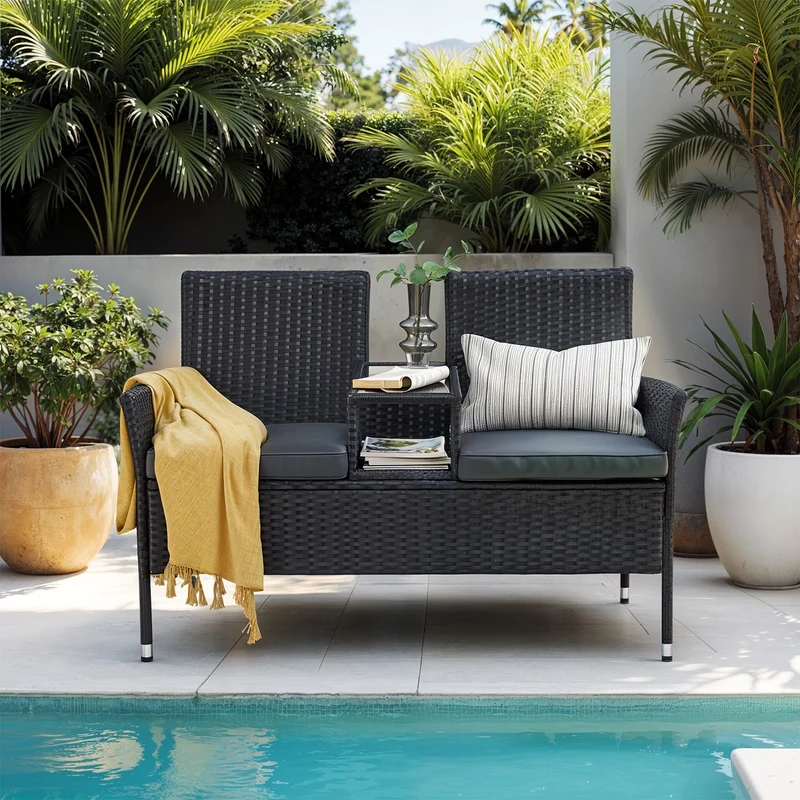 Balkonmöbel aus PE-Polyrattan mit Tisch