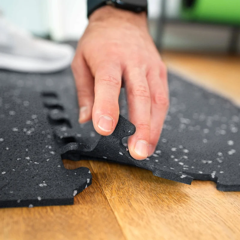 Premium Bodenschutzmatte aus extra dichtem Kautschuk (schwarz-grau)