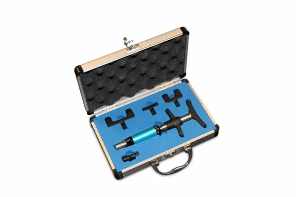 Massagepistole Adjustment Gun „MyoGun“ mit verschiedenen Aufsätzen