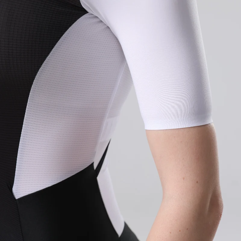 Trinovate Essential Aero Trisuit Sleeved, Damen, Midnight Black