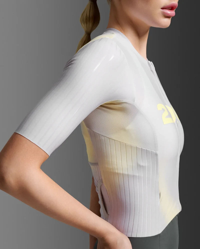 2XU Light Speed React Sleeved Trisuit, Damen, Lemon Juice/Jupiter