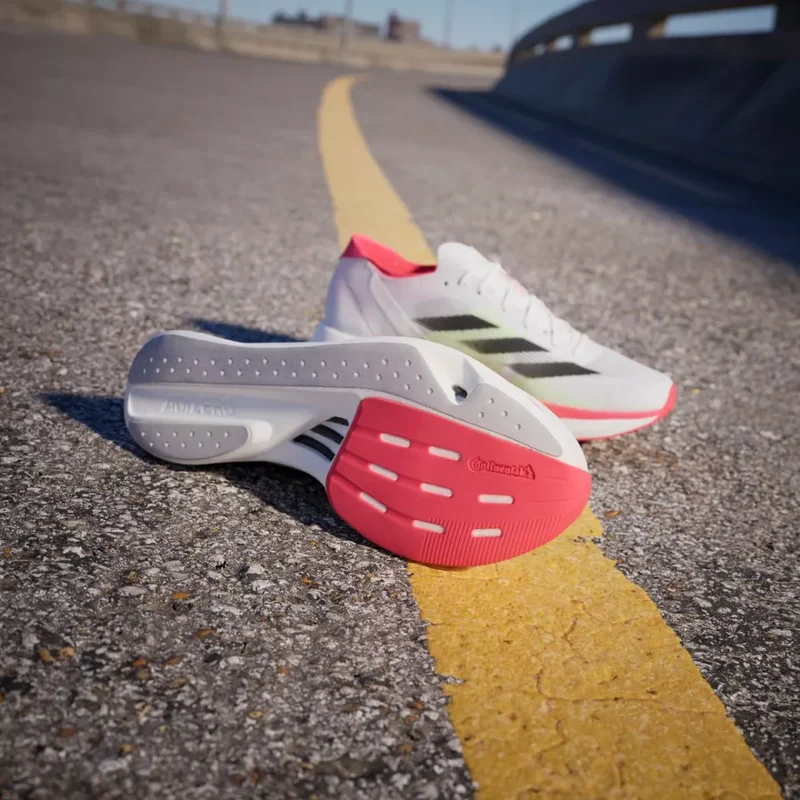 Adidas ADIZERO TAKUMI SEN 10, Laufschuh, Damen, Cloud White/Core Black/Lucid Red